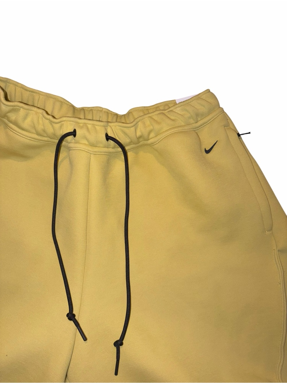 Nike tech fleece mens M yellow shorts NWT - Picture 2 of 5